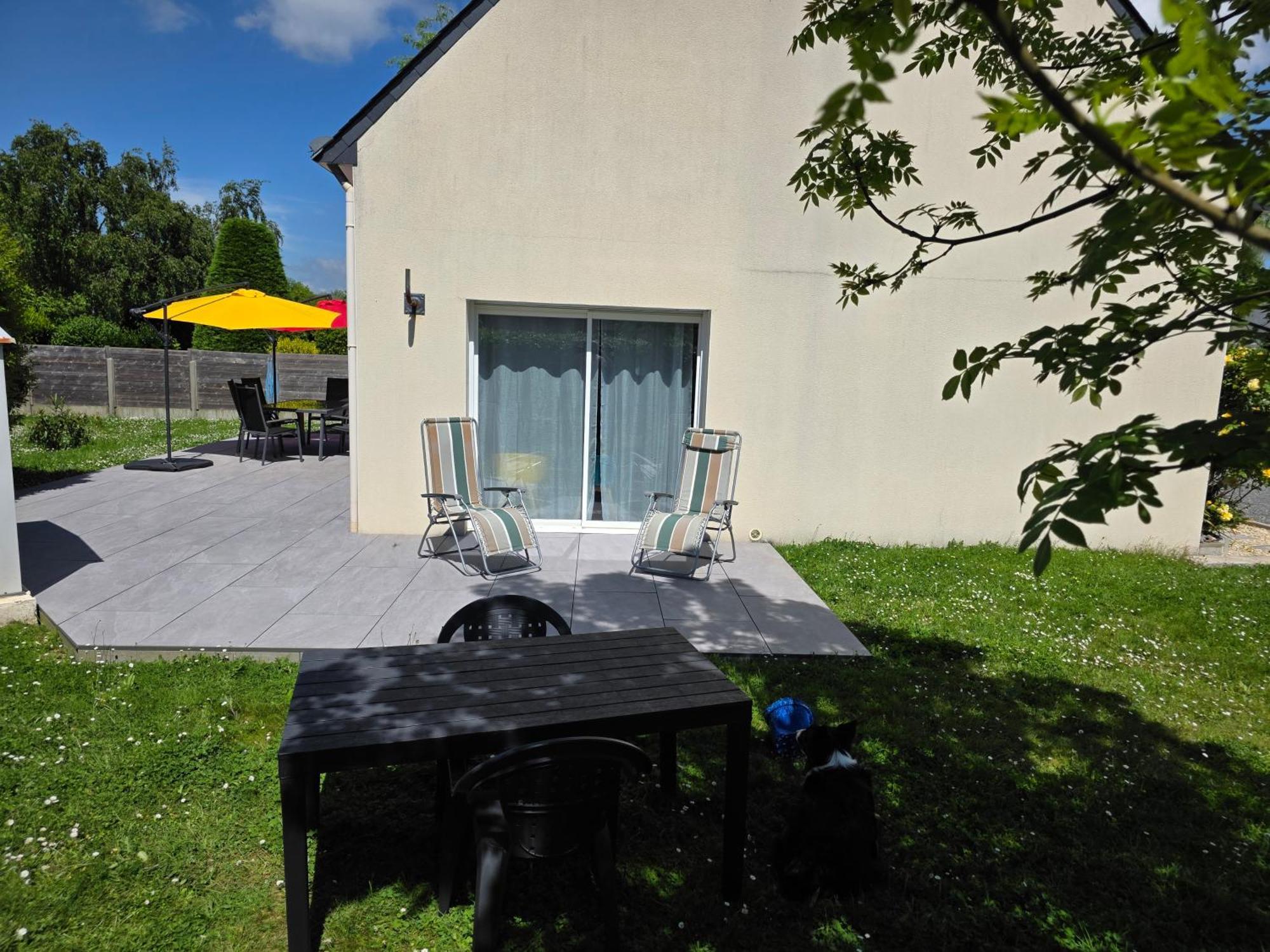 Maison De Famille Situee A Saint-Molf. Exterior foto